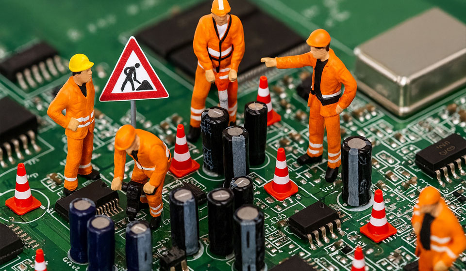 تعمیر بردهای اینورتر و انواع دستگاه های صنعتی